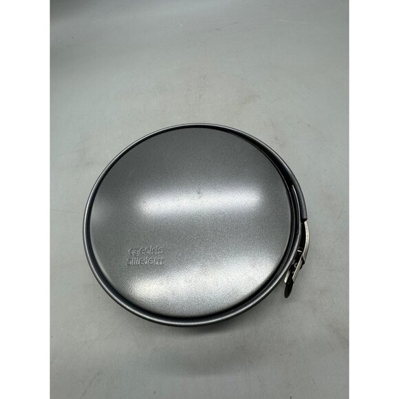Chicago Metallic Professional Non-Stick Springform Pan 8" Heavy Duty springform - Picture 3 of 6